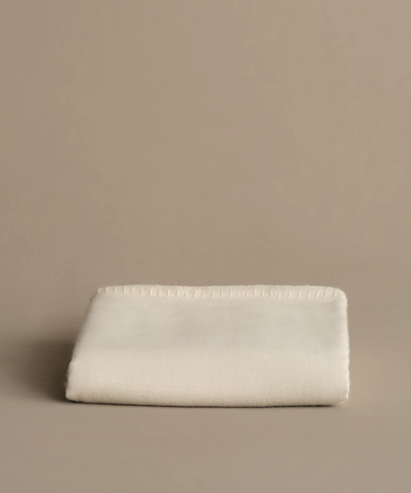 Chateau Alpaca Coverlet - Image 4