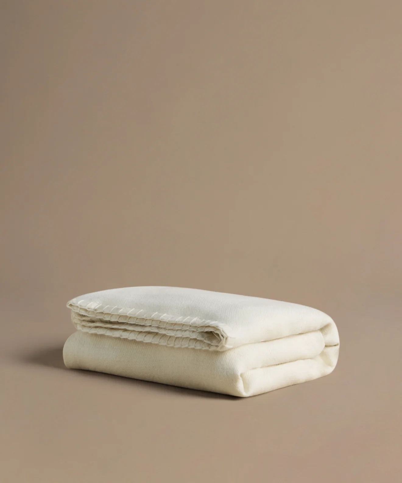 Chateau Alpaca Throw - Image 2