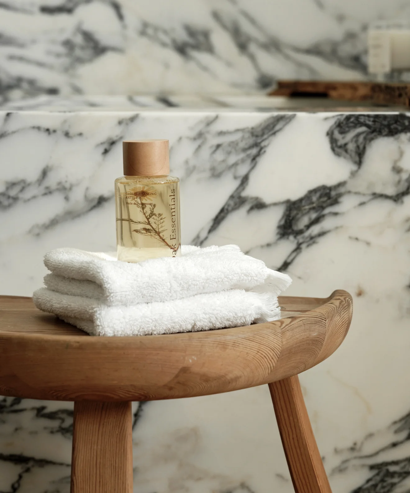Cloud Foaming Bath Oil - Image 3