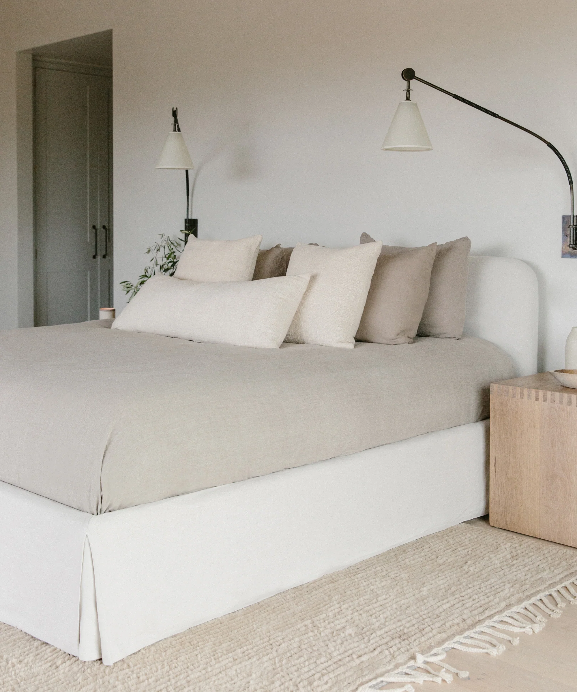 Cove Bed Slipcover - Image 4