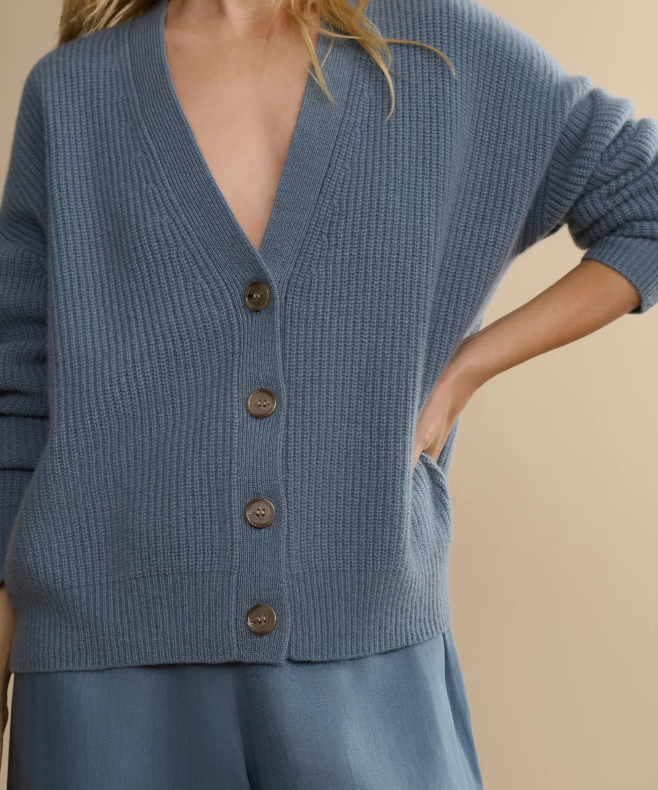 Cropped Cashmere Cocoon Cardigan - Image 3