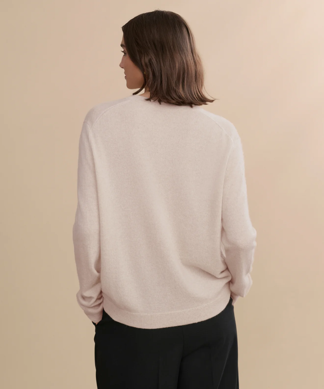 Flynn Cashmere V-Neck - Image 5