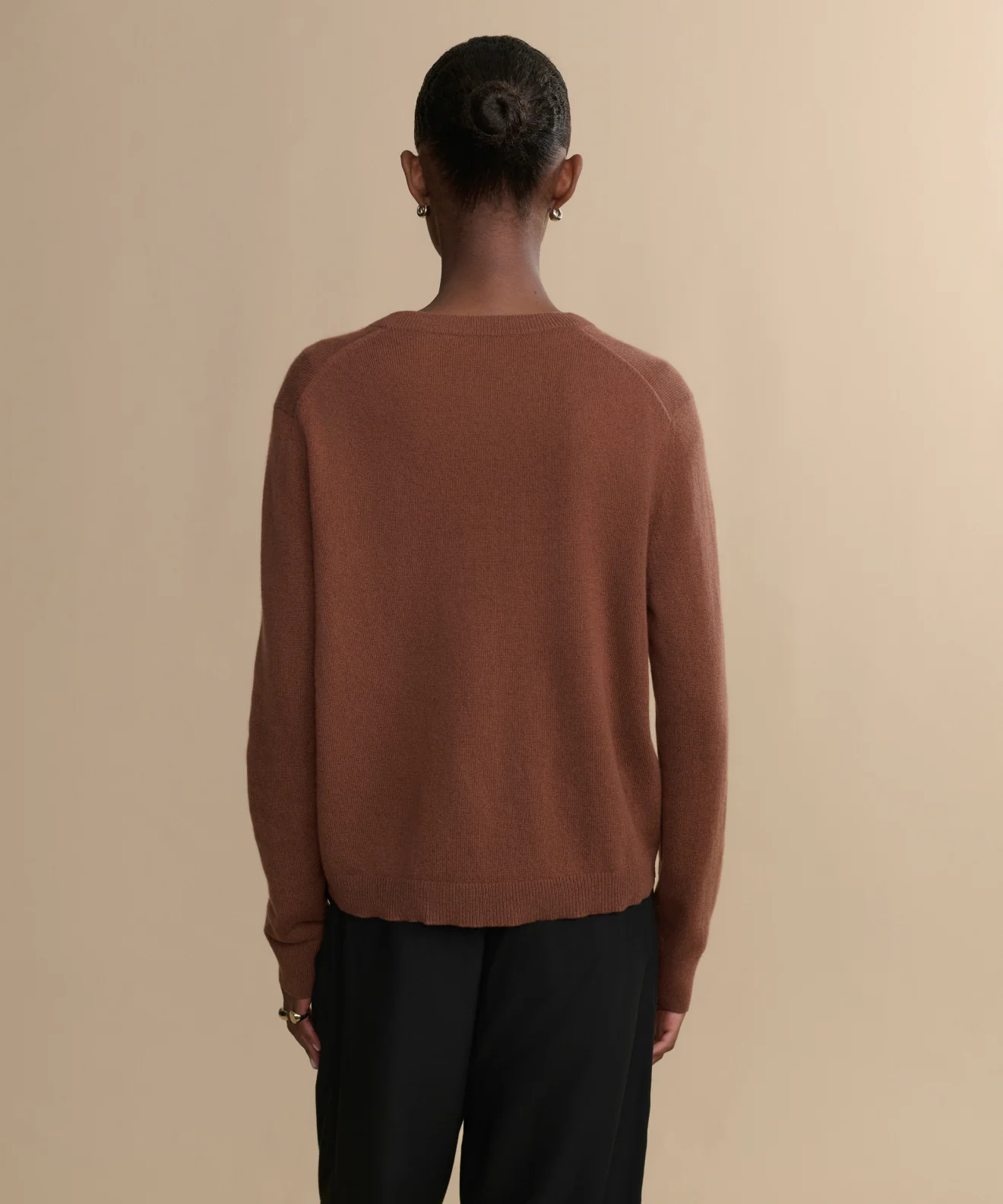 Flynn Cashmere V-Neck - Image 4