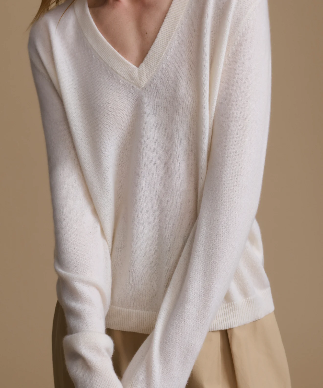 Flynn Cashmere V-Neck - Image 5