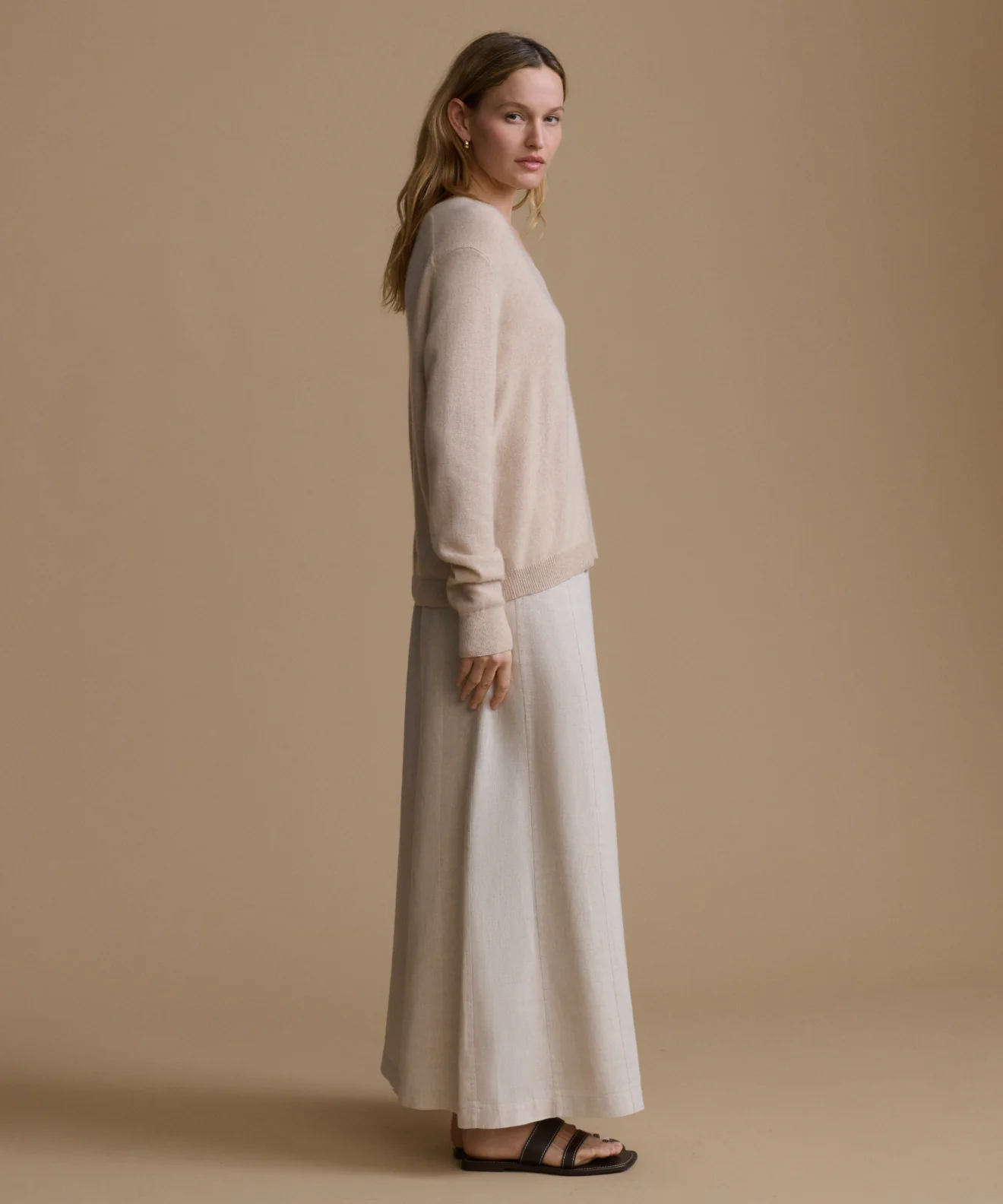 Flynn Cashmere V-Neck - Image 3