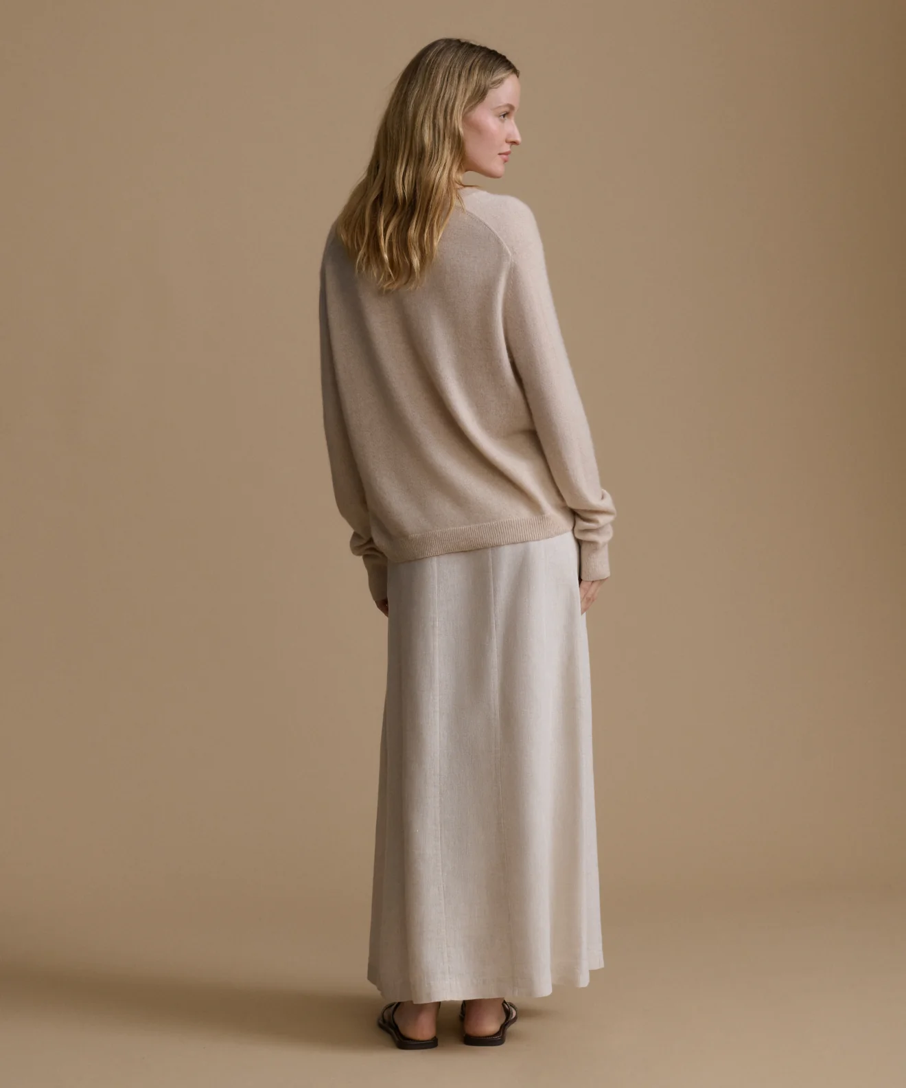 Flynn Cashmere V-Neck - Image 4