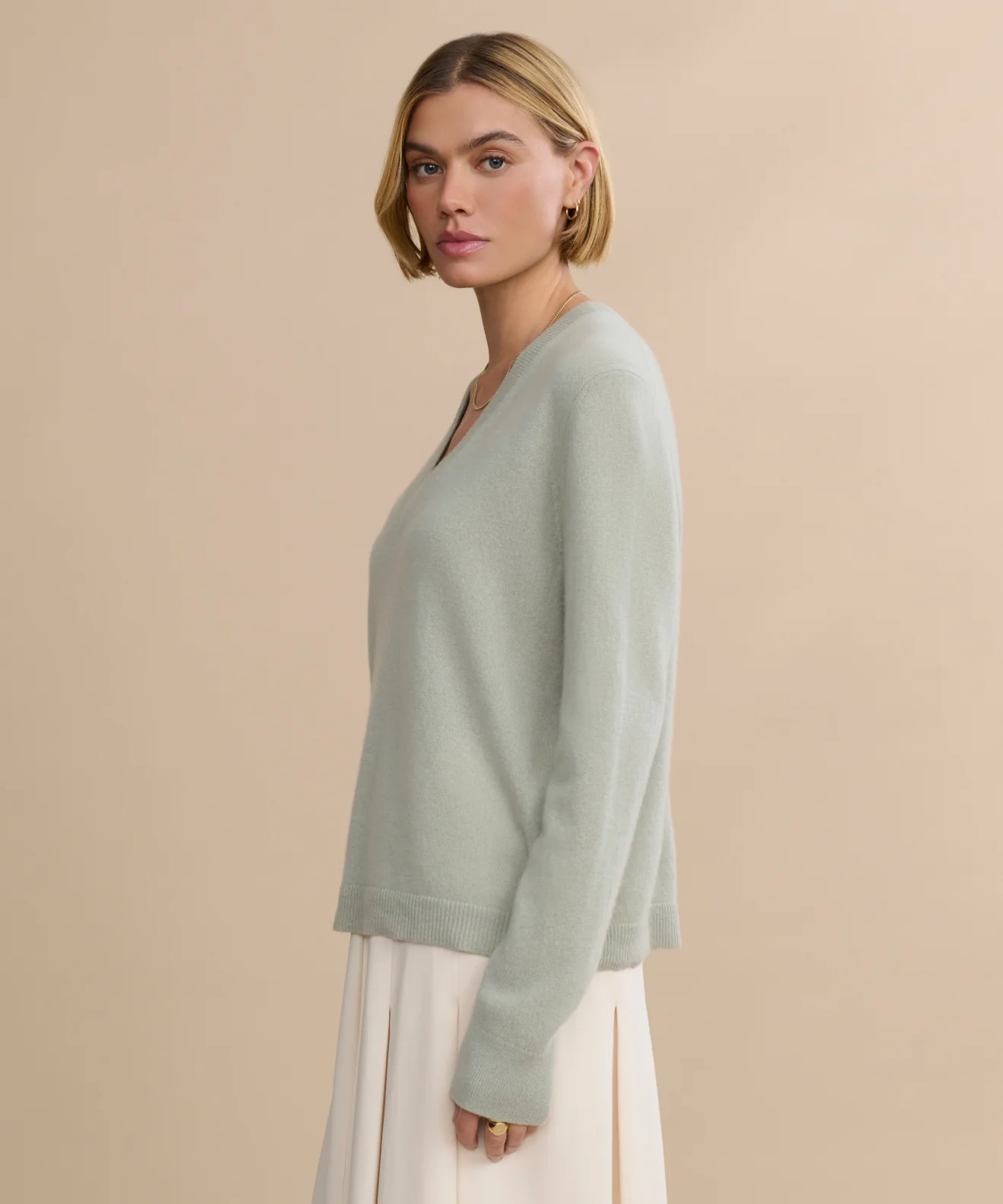 Flynn Cashmere V-Neck - Image 4