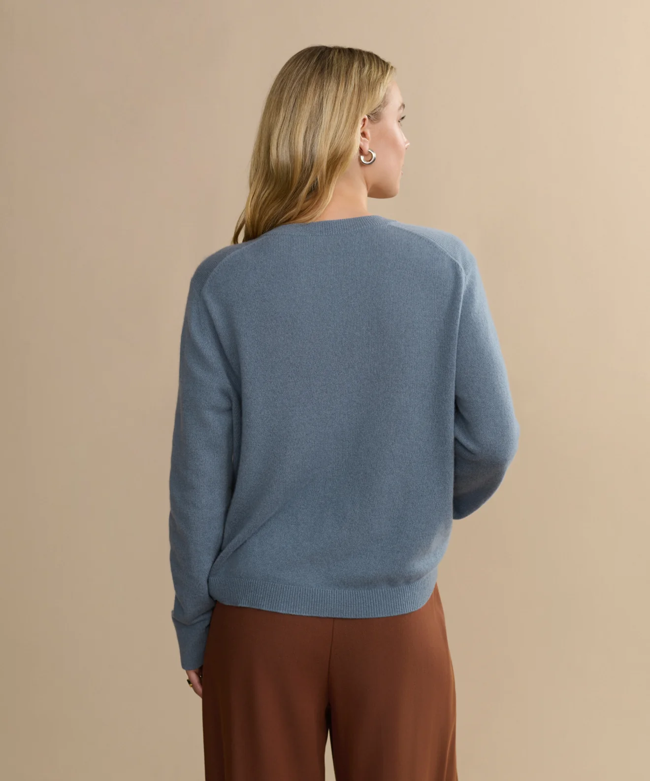 Flynn Cashmere V-Neck - Image 3
