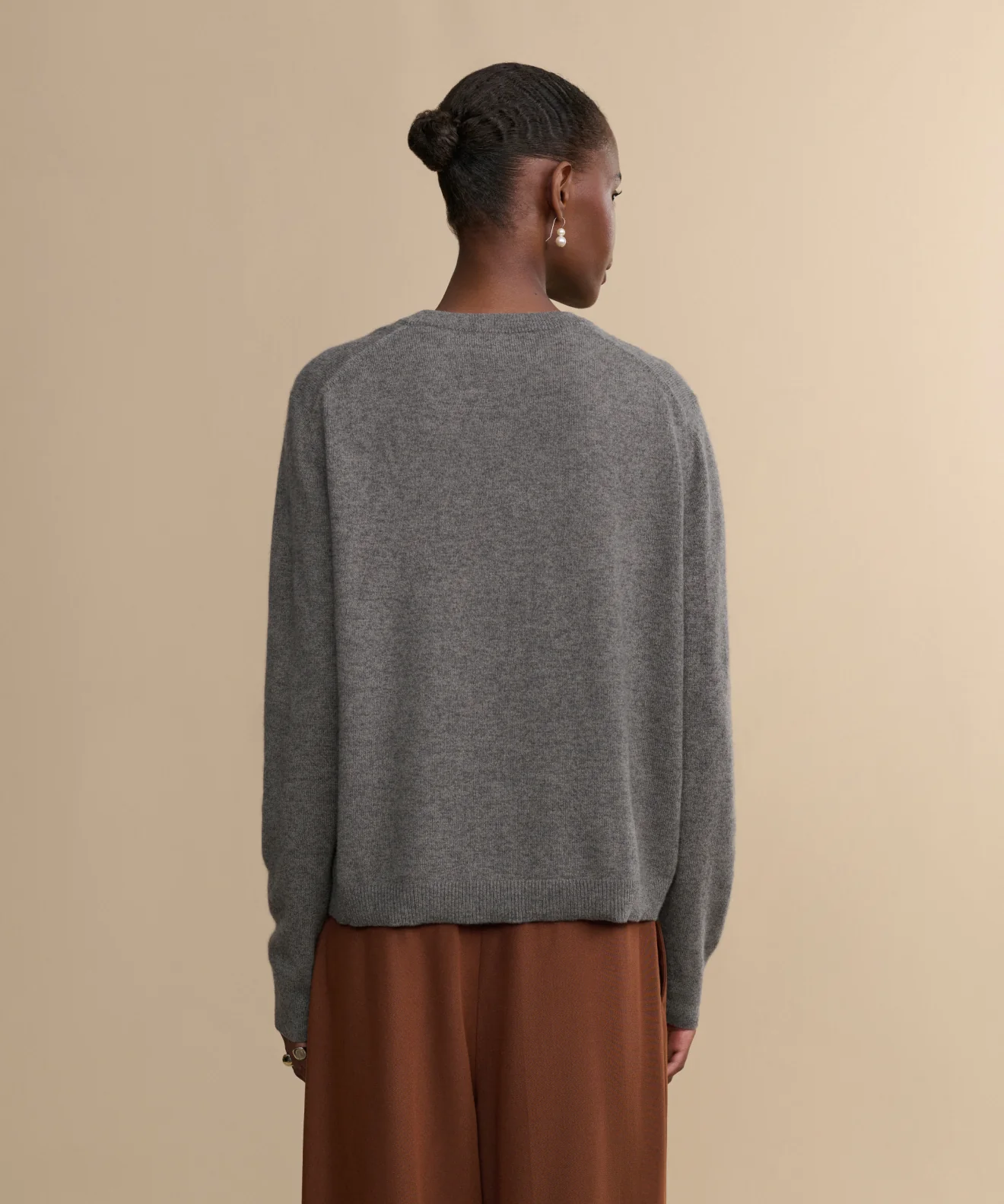 Flynn Cashmere V-Neck - Image 5