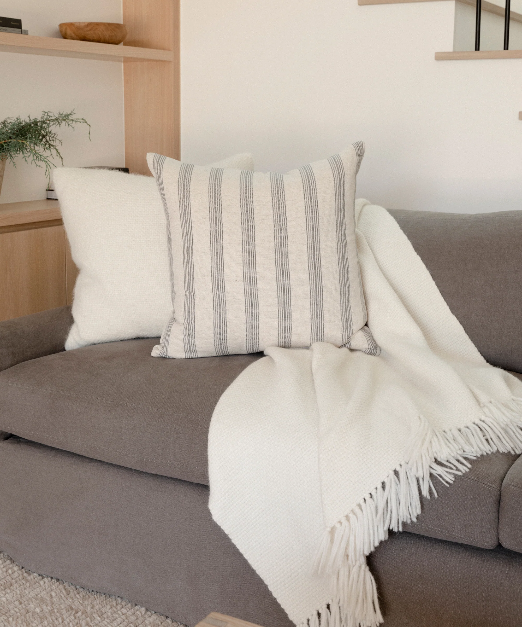 Harbor Sofa - Image 4