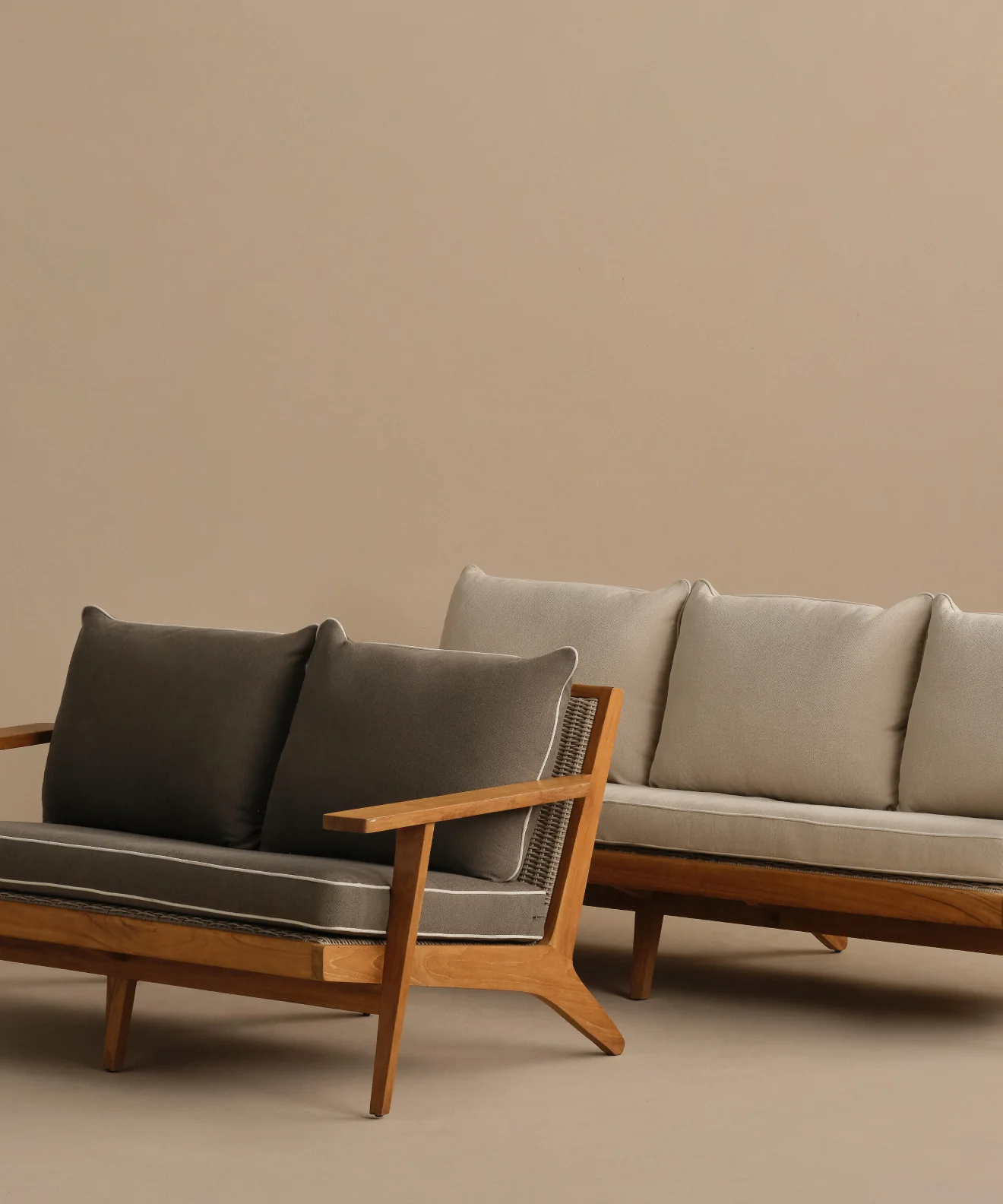Outdoor Vista Sofa - Image 9