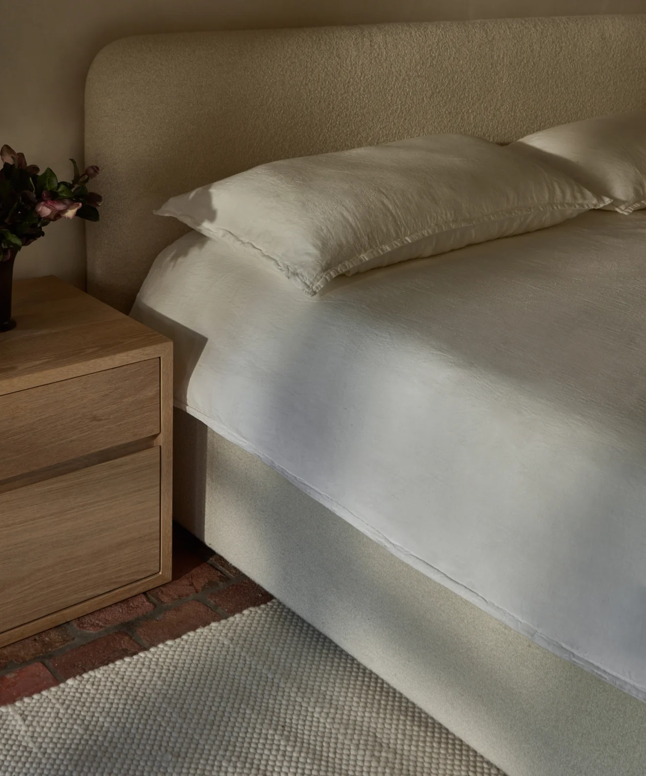 Upholstered Cove Bed - Image 4